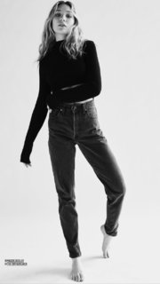 Maddie Ziegler feet photo thumbnail