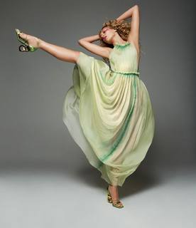 Maddie Ziegler feet photo thumbnail