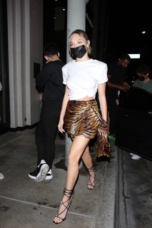 Maddie Ziegler feet photo thumbnail