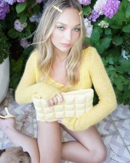 Maddie Ziegler feet photo thumbnail