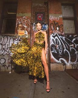 Maddie Ziegler feet photo thumbnail