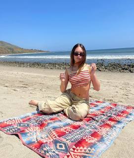 Maddie Ziegler feet photo thumbnail