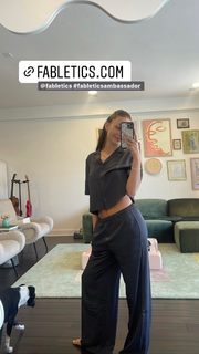 Maddie Ziegler feet photo thumbnail