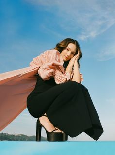 Maddie Ziegler feet photo thumbnail