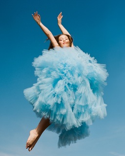 Maddie Ziegler feet photo thumbnail