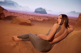 Maddie Ziegler feet photo thumbnail