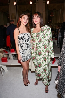 Maddie Ziegler feet photo thumbnail