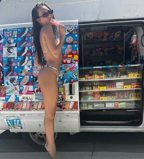 Maddie Ziegler feet photo thumbnail