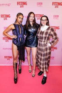 Maddie Ziegler feet photo thumbnail