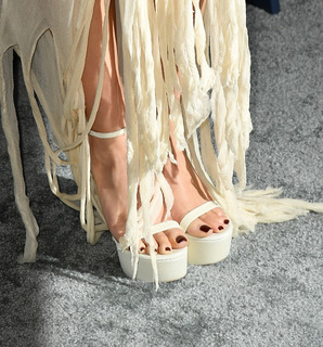 Maddie Ziegler feet photo thumbnail