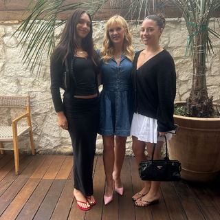Maddie Ziegler feet photo thumbnail