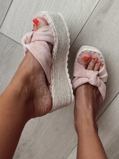 Maddy Burciaga feet photo 18