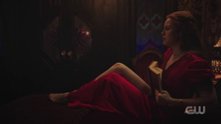 Madelaine Petsch feet photo thumbnail