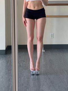 Madelaine Petsch feet photo thumbnail