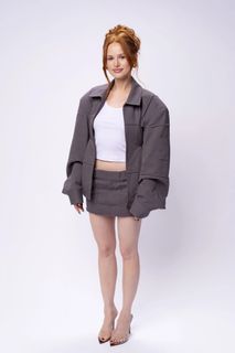 Madelaine Petsch feet photo thumbnail