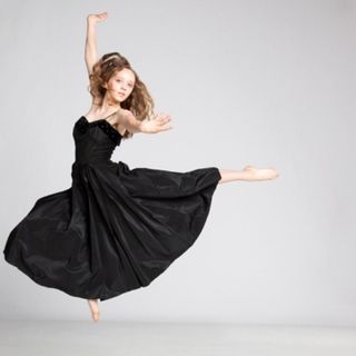 Madeleine Arthur feet photo 1
