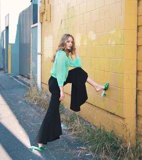 Madeleine Arthur feet photo 18