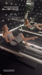 Madeleine Arthur feet photo 5
