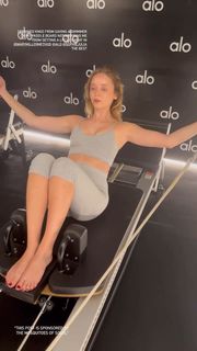 Madeleine Arthur feet photo 3