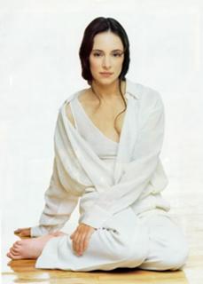 Madeleine Stowe feet photo thumbnail