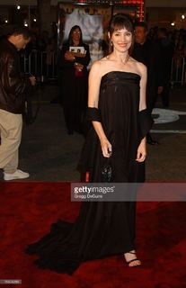 Madeleine Stowe feet photo thumbnail