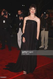 Madeleine Stowe feet photo thumbnail