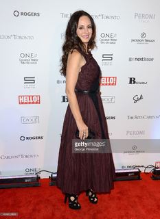 Madeleine Stowe feet photo thumbnail