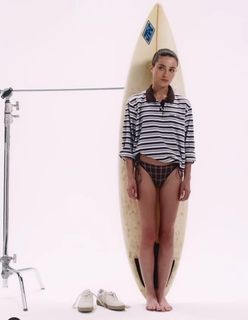 Madeline Argy feet photo thumbnail