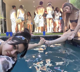 Madeline Argy feet photo thumbnail