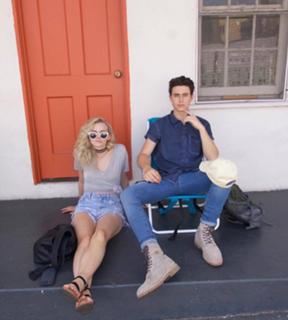Madeline Brewer feet photo thumbnail
