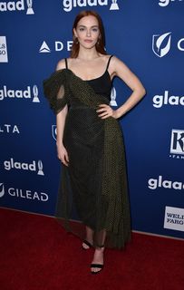 Madeline Brewer feet photo thumbnail