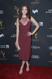 Madeline Brewer feet photo thumbnail