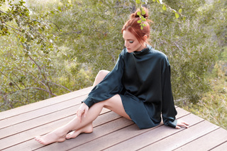 Madeline Brewer feet photo thumbnail