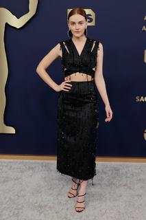 Madeline Brewer feet photo thumbnail
