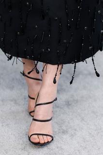 Madeline Brewer feet photo thumbnail