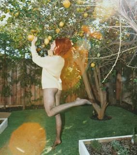 Madeline Brewer feet photo thumbnail