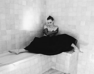 Madeline Brewer feet photo thumbnail