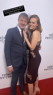 Madeline Brewer feet photo thumbnail