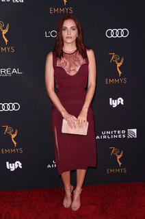 Madeline Brewer feet photo thumbnail