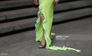 Madeline Brewer feet photo thumbnail