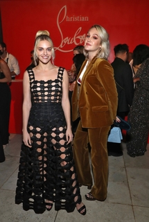 Madeline Brewer feet photo thumbnail