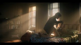 Madeline Brewer feet photo thumbnail