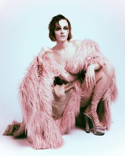 Madeline Brewer feet photo 10