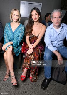 Madeline Brewer feet photo 4