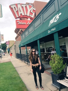 Madeline Carroll feet photo 9