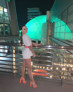 Madeline Carroll feet photo 2