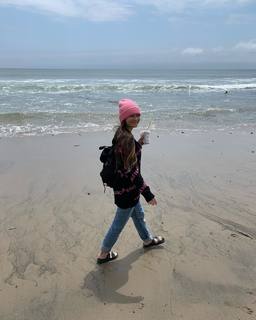Madeline Carroll feet photo 10