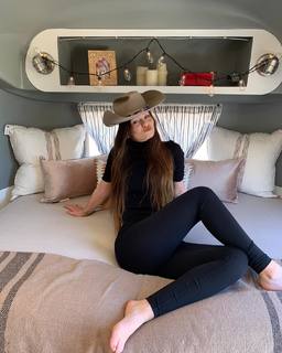 Madeline Carroll feet photo 5