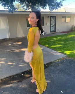 Madeline Carroll feet photo 4