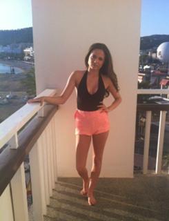Madeline Duggan feet photo 10